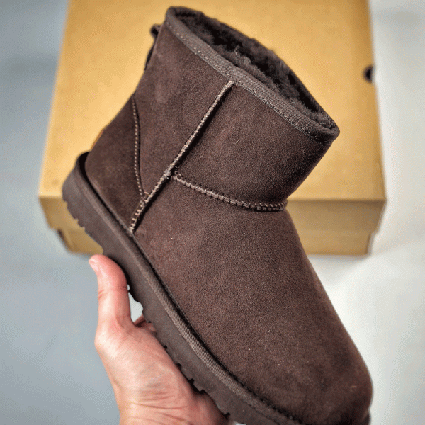 UGG Women's Classic Mini II Boot （Replica） - Image 5