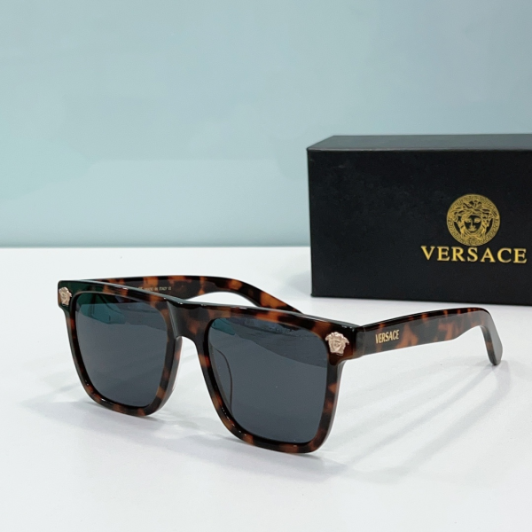 Versace  Frame leg Logo Sunglasses Top Quality（Replica） - Image 4