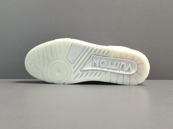 Louis Vuitton Trainer Sneaker White - Image 7