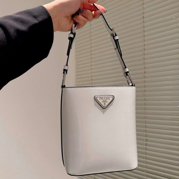 Prada Smooth Bucket Bag（Replica） - Image 4