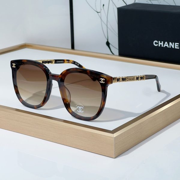 Chanel Mirror Logo Decoration Sunglasses Top quality （Replica） - Image 3