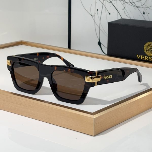 Versace Outdoor Sunglasses Top Quality（Replica） - Image 2