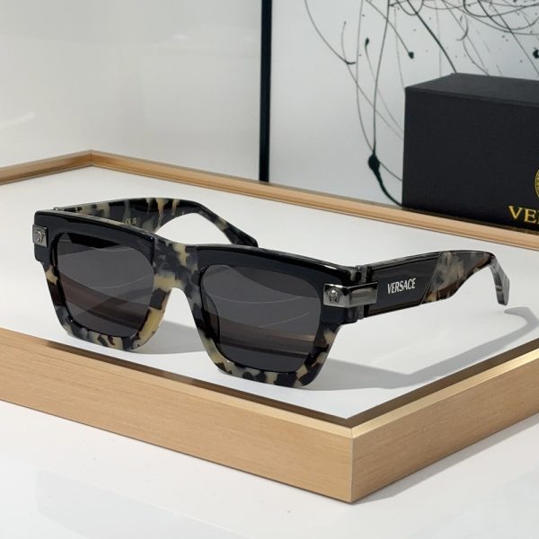 Versace Outdoor Sunglasses Top Quality（Replica） - Image 5