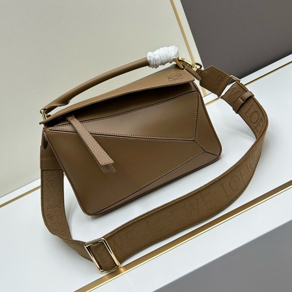 Loewe Puzzle Crossbody Bags (Replica) - Image 2