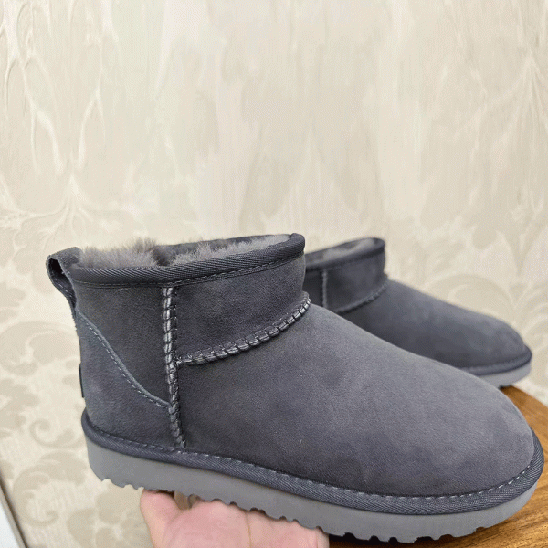 UGG Women's Classic Ultra Mini Boot  (Replica) - Image 3