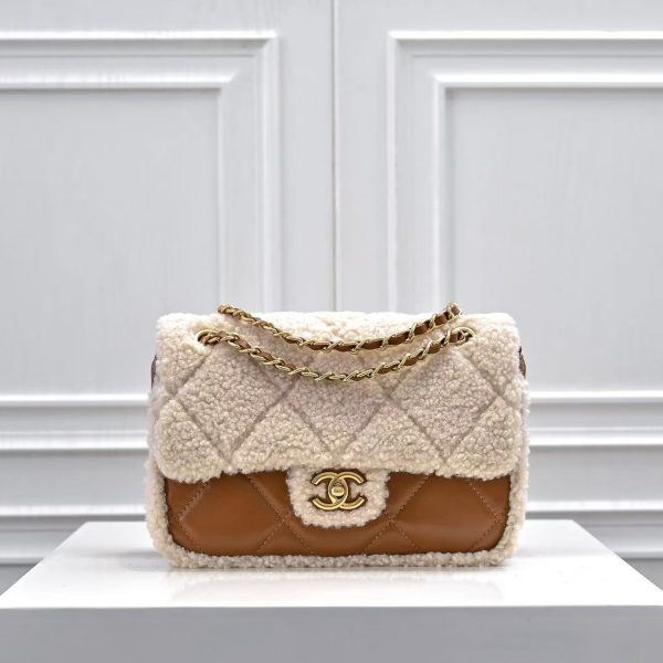 Chanel Autumn and Winter Series Flap Bag (Replica) - Image 2