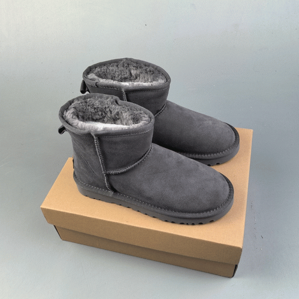 UGG Women's Classic Mini II Boot （Replica） - Image 4