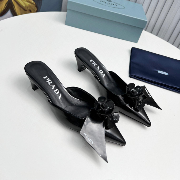 Prada  Patent Leather Flip-flops Sandals Slide (Replica) - Image 3