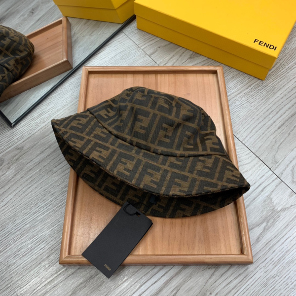 Fendi Breathable And Comfortable Fisherman Hat Sunhat （Replica） - Image 2