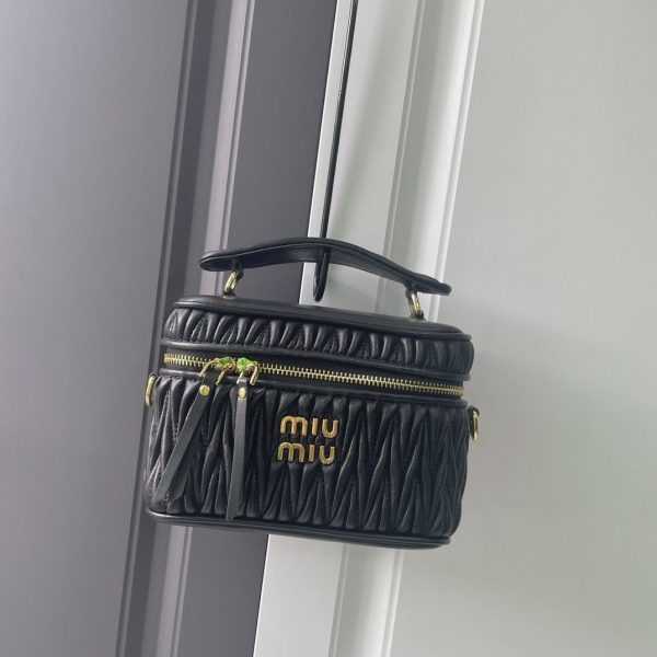 MIU MIU Matelassé Nappa Leather Shoulder Bag (Replica) - Image 4