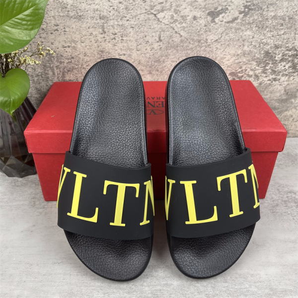 Valentino Rubber Simple And Casual Slide Sandal(Replica) - Image 4