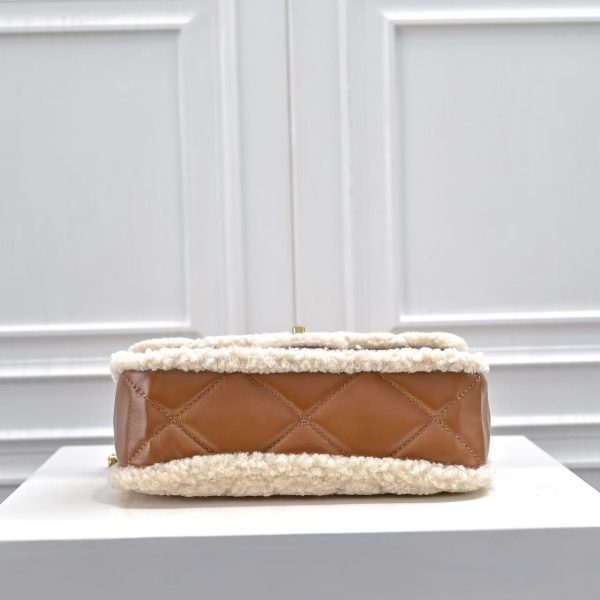 Chanel Autumn and Winter Series Flap Bag (Replica) - Image 4