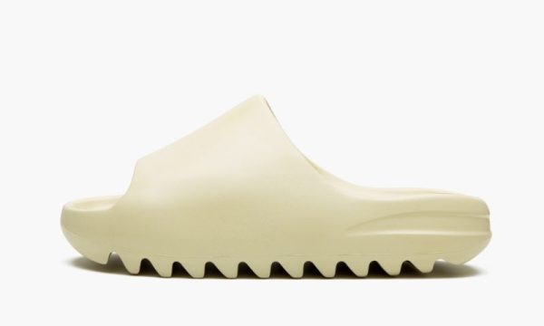 Yeezys Slide “Bone”