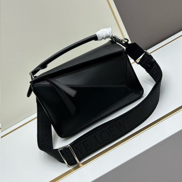 Loewe Puzzle Crossbody Bags (Replica) - Image 3