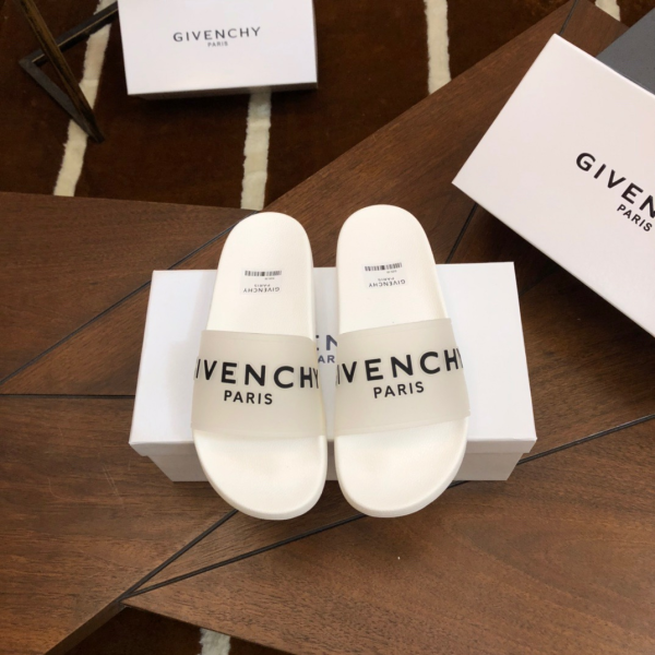 Givenchy Rubber Logo flip-flops Slide Sandal(Replica) - Image 4