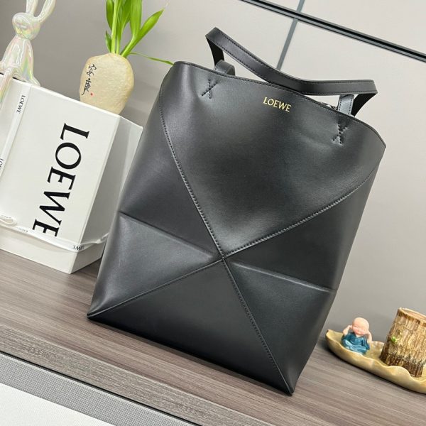 Loewe Puzzle Fold Tote in shiny calfskin Medium Black(Replica)