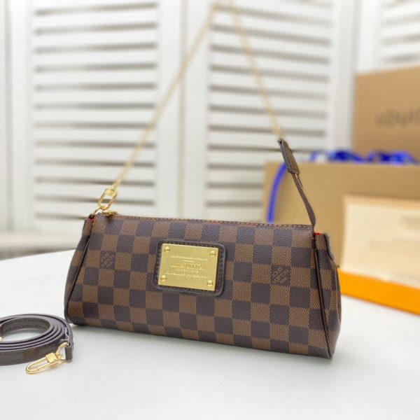 Louis Vuitton LV Chain Crossbody Bag(Replica) - Image 3