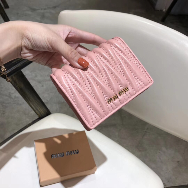 MIU MIU Matelassé Sheepskin Wallet (Replica) - Image 2