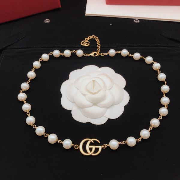 Gucci Pearl Necklace - Image 2