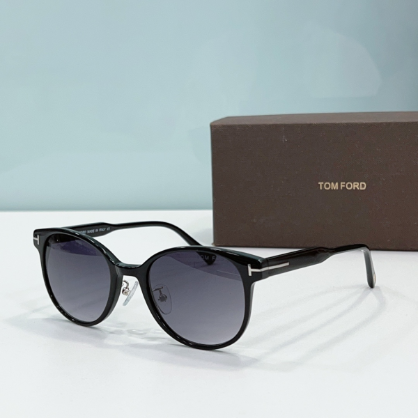 Tom Ford T-Shaped Logo Sunglasses Top Quality（Replica） - Image 2