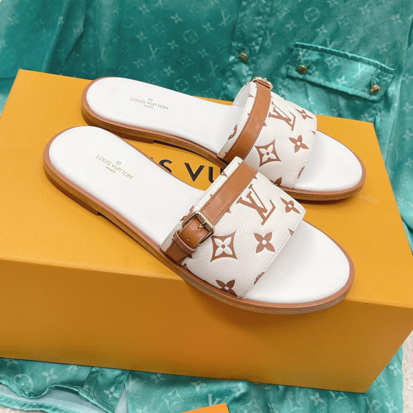 Louis Vuitton LV Comfortable Flat Slippers  Slide Sandal (Replica) - Image 3