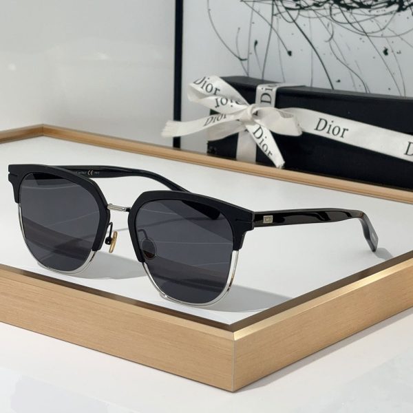 Dior  Plate Frame Elegant And Beautiful  sunglasses Top quality (Perfect Replica） - Image 4