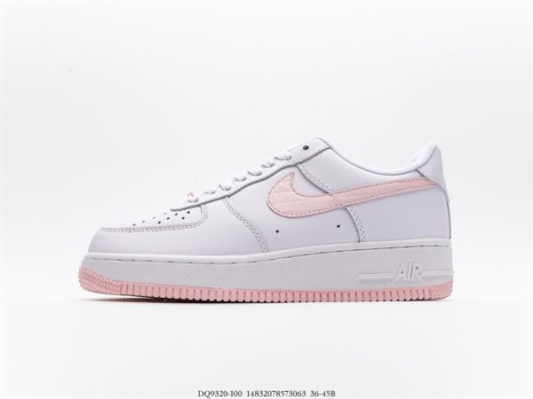 Women's Nike Air Force 1' 07"2022 Valentine's Day" DQ9320-100