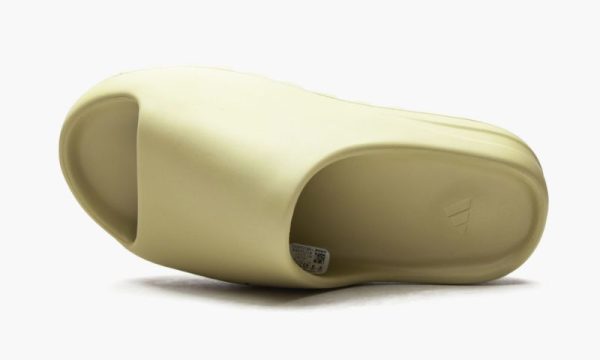 Yeezys Slide “Resin 2021” - Image 5