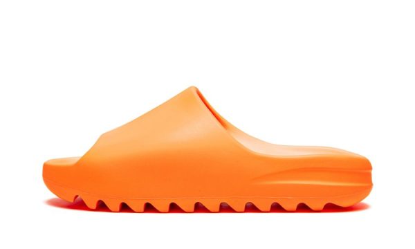 Yeezys Slides “Enflame Orange”