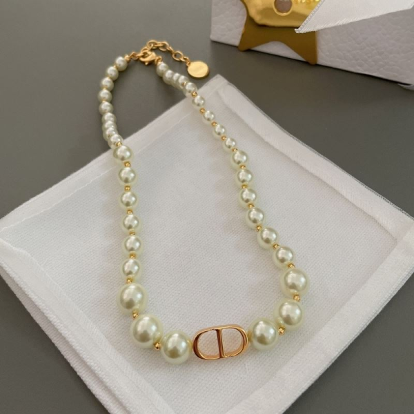 Christian Dior pearl necklace & Bracelets （Replica） - Image 2