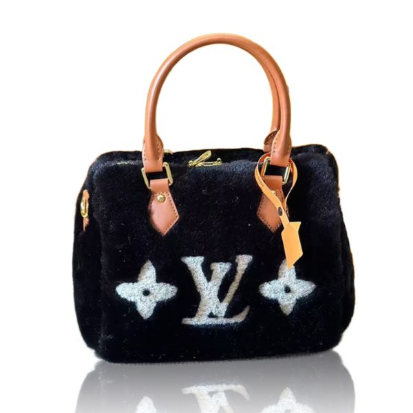 Louis Vuitton wool lamb bag (Replica)