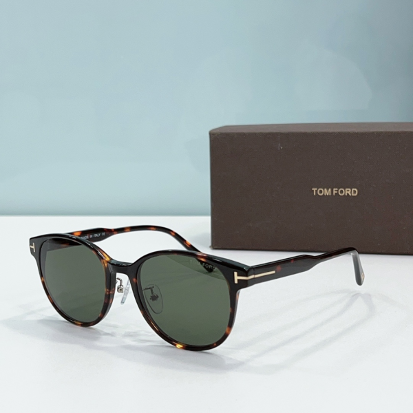 Tom Ford T-Shaped Logo Sunglasses Top Quality（Replica） - Image 4