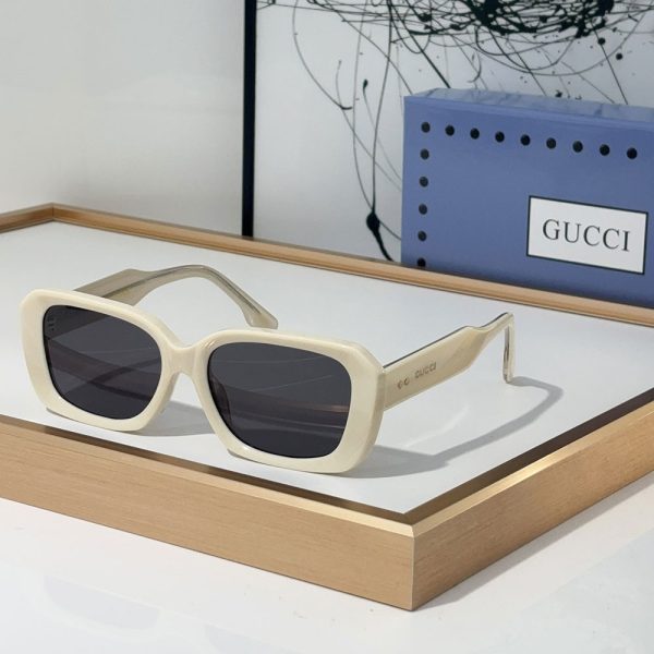 Gucci  Fashion mirror leg Logo  sunglasses Top quality （Replica） - Image 4