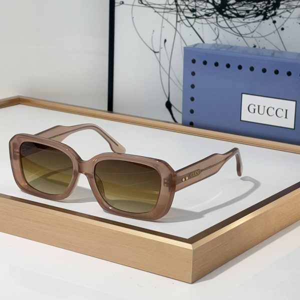 Gucci  Fashion mirror leg Logo  sunglasses Top quality （Replica） - Image 3