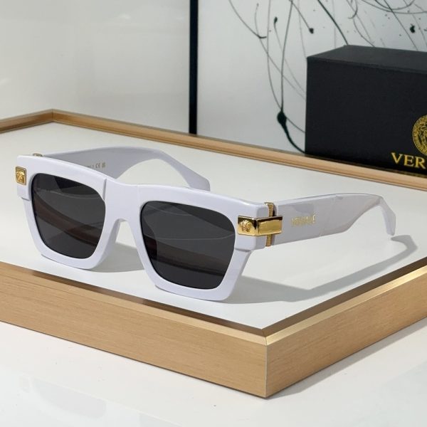 Versace Outdoor Sunglasses Top Quality（Replica） - Image 3